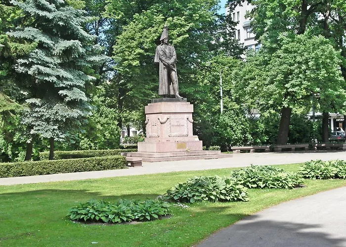 Sunny Esplanade By Old Town Riga