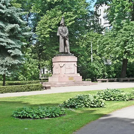 Sunny Esplanade By Old Town 里加