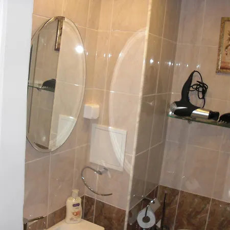 Sunny Esplanade By Old Town * 里加